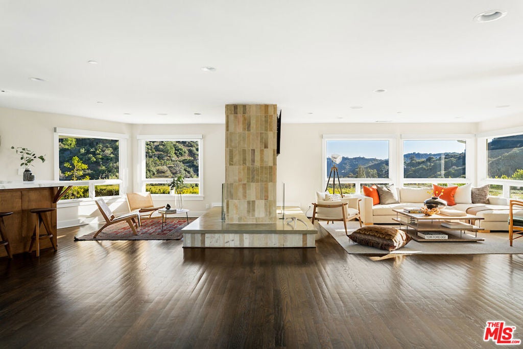 Photo of Listing #25503033