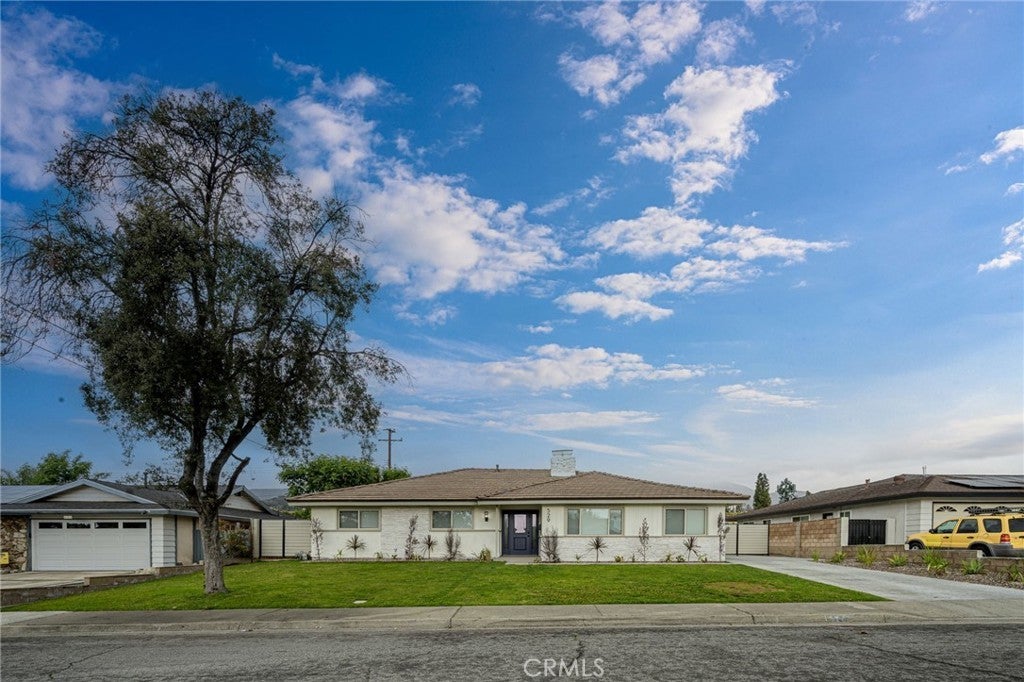 Photo of Listing #DW25037477