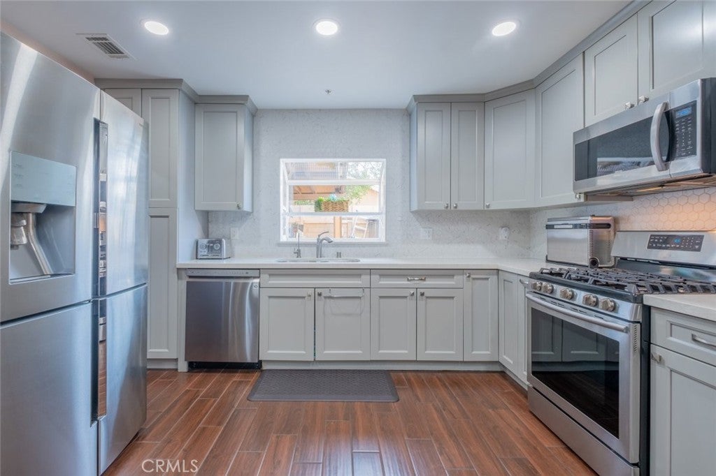 Photo of Listing #SR25037411