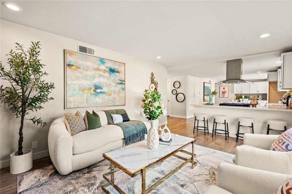 Photo of Listing #TR25042235