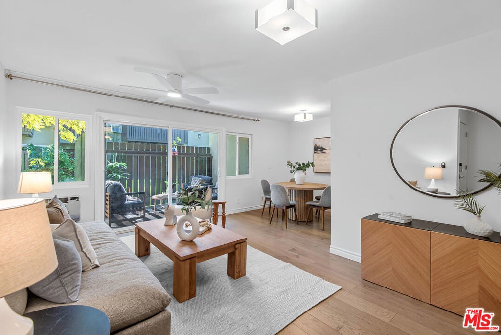 Photo of Listing #25497175