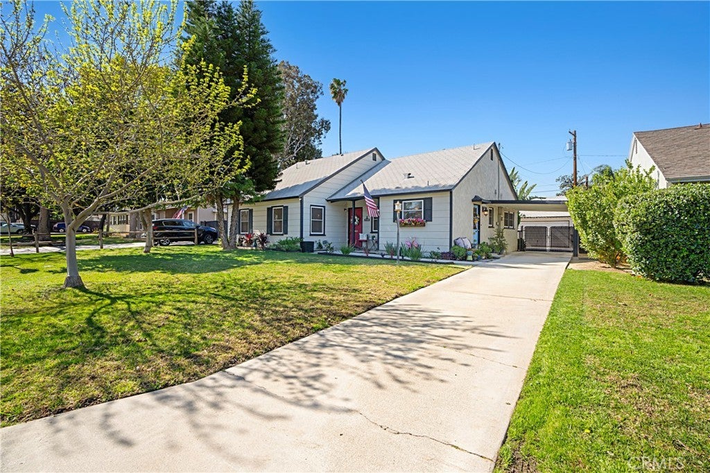 Photo of Listing #IV25042632