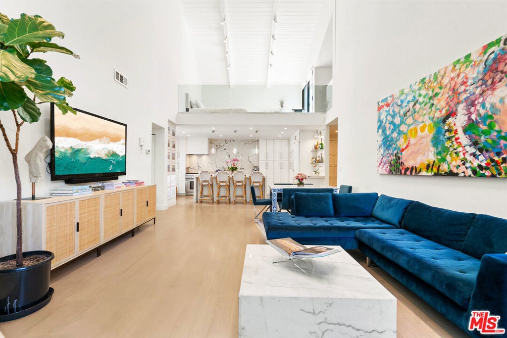 Photo of Listing #25503663