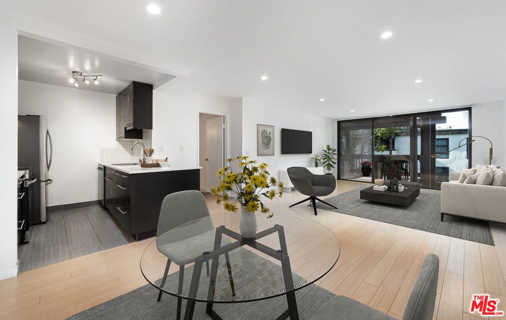 Photo of Listing #25501399