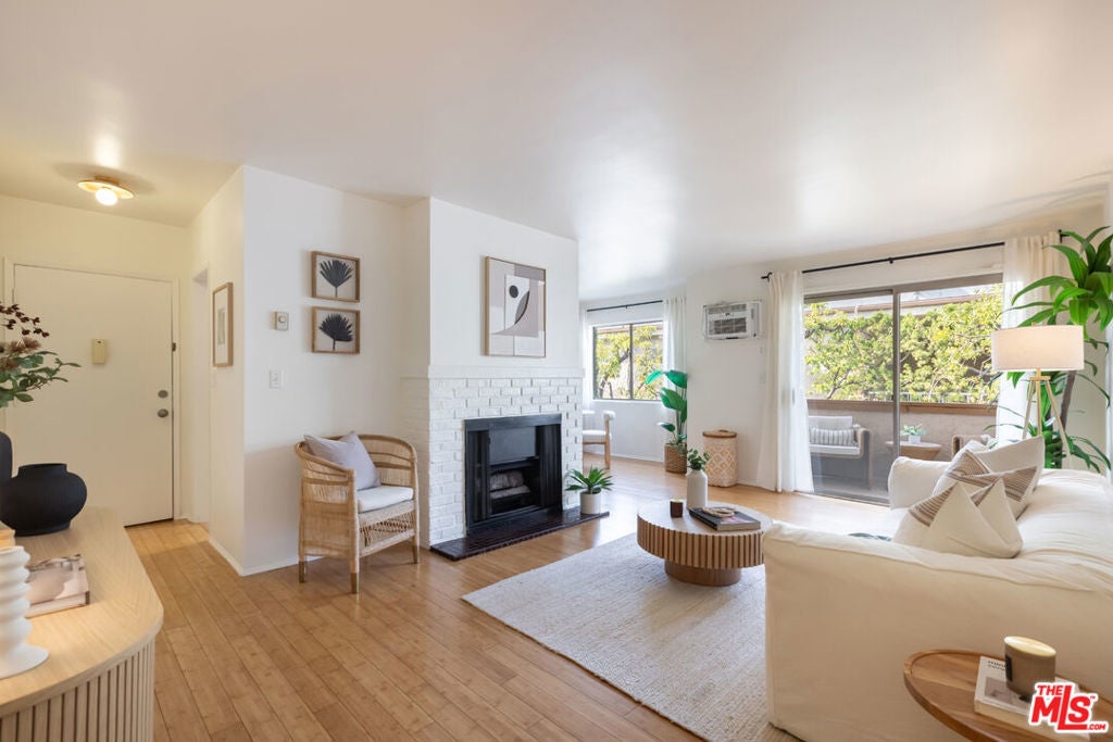 Photo of Listing #25502859