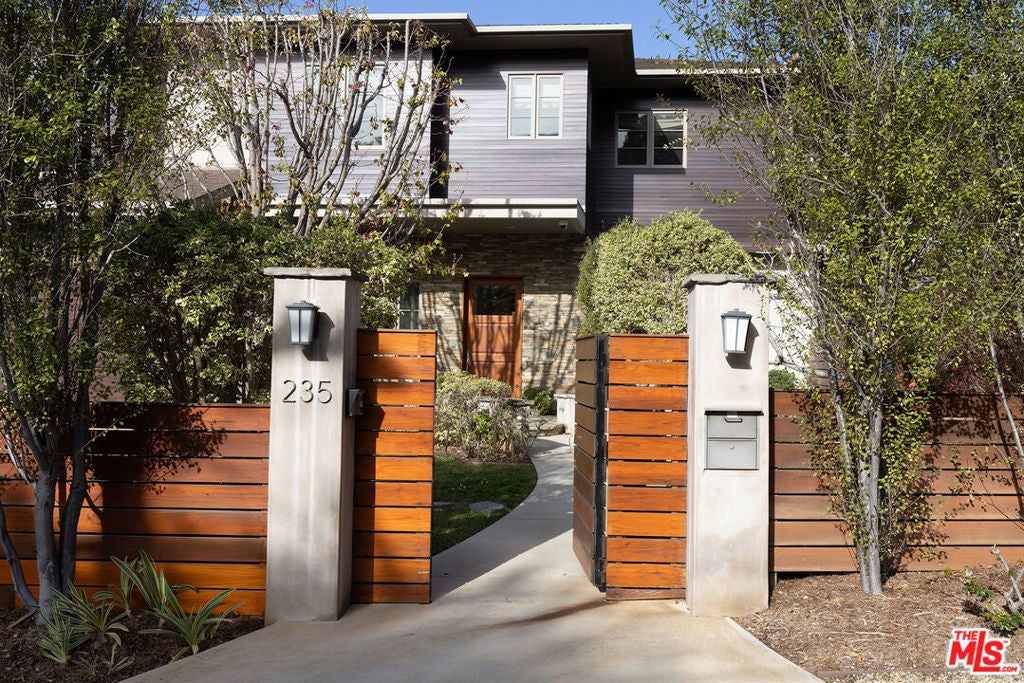 Photo of Listing #25503297