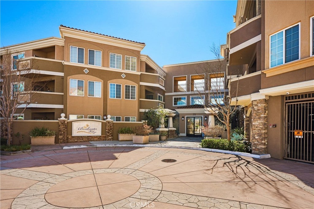 Photo of Listing #SB25024101