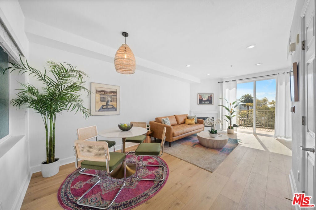 Photo of Listing #25503347