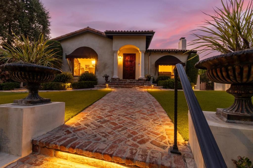 Photo of Listing #ML81995693