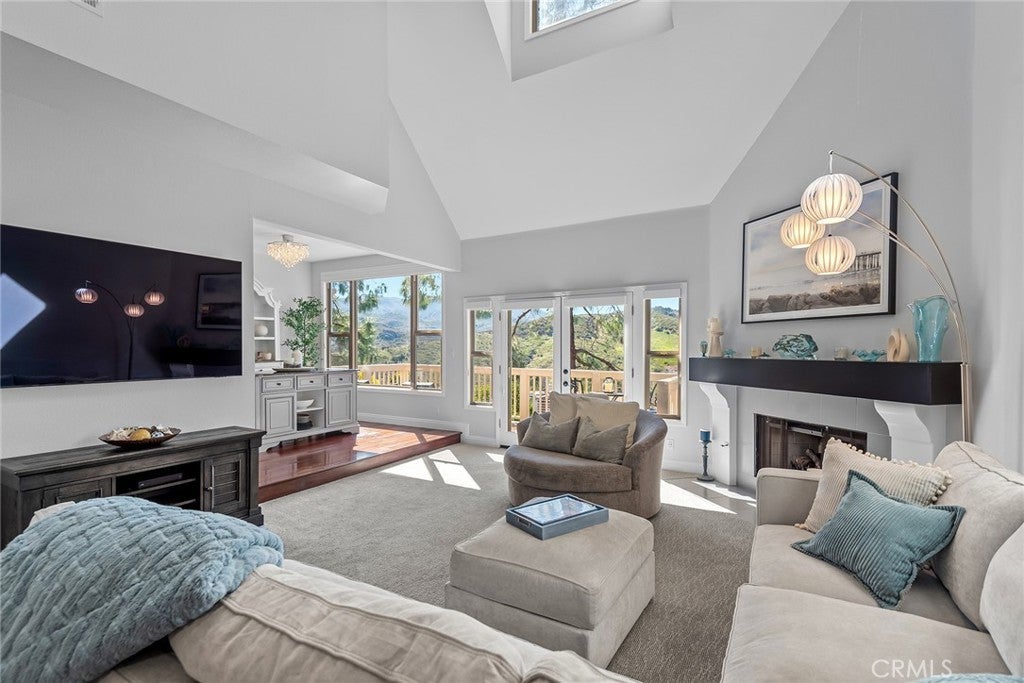 Photo of Listing #SR25043359