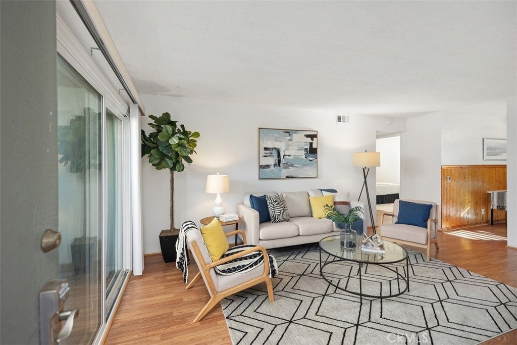 Photo of Listing #PW25043554