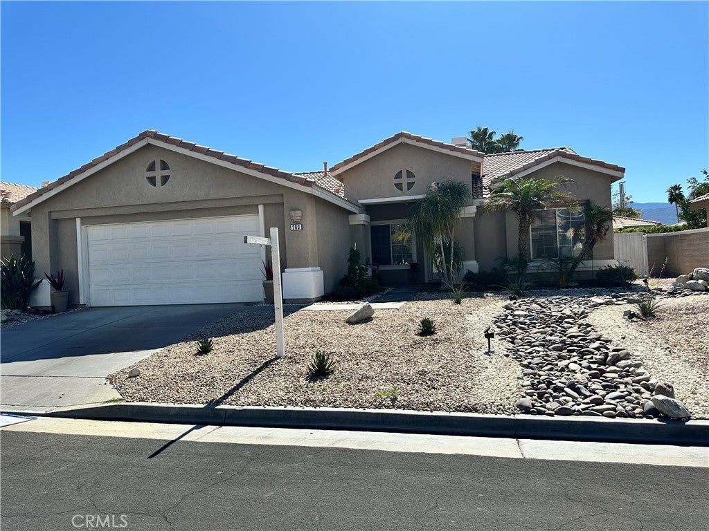 263 Strada Nova, Palm Desert