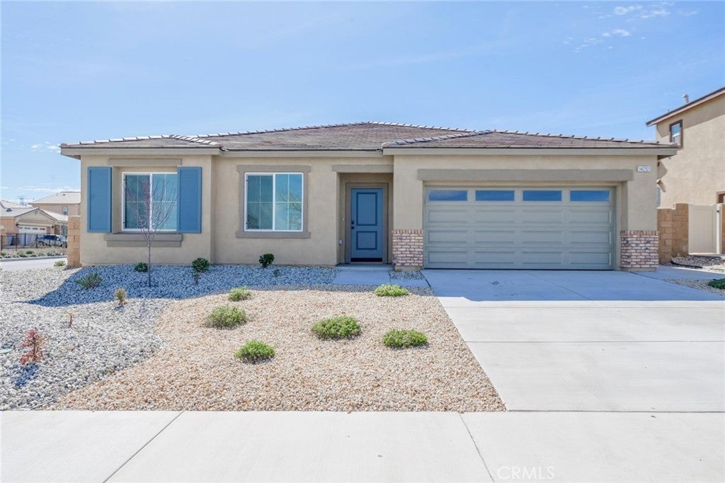 Photo of Listing #IV25038827