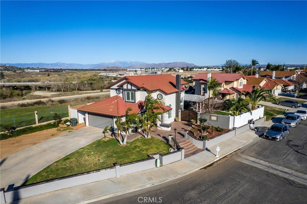 Photo of Listing #IV25044201