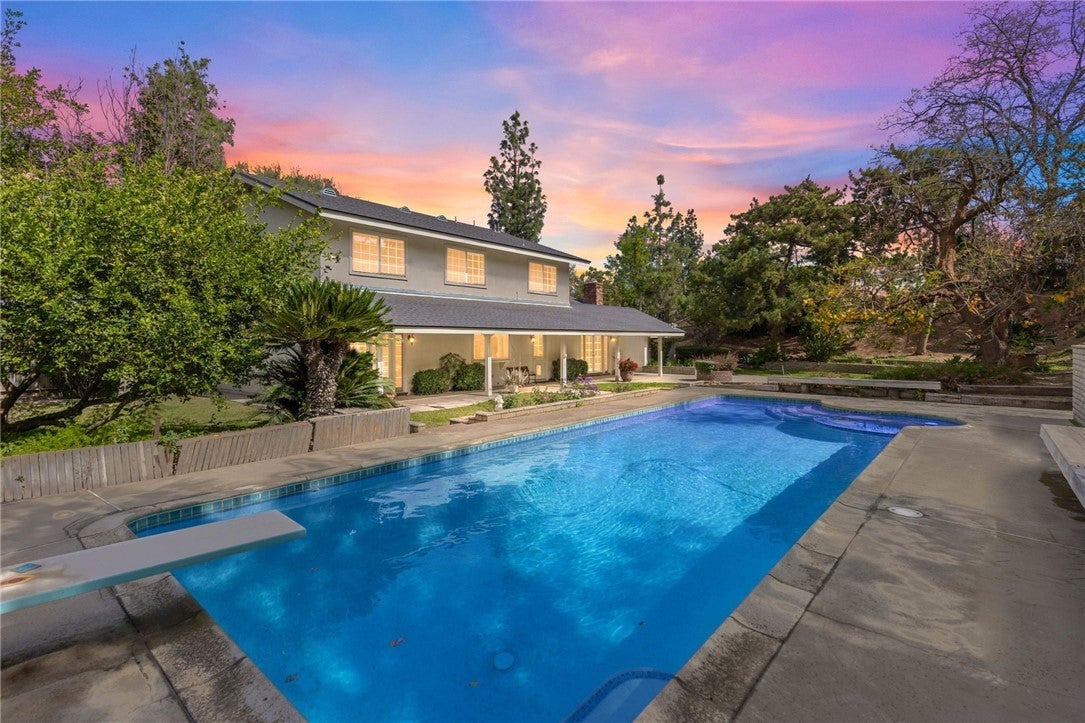 Photo of Listing #IV25044278