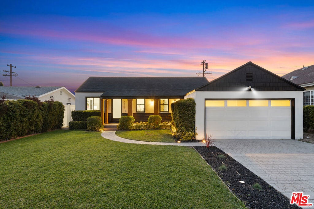 Photo of Listing #25503897