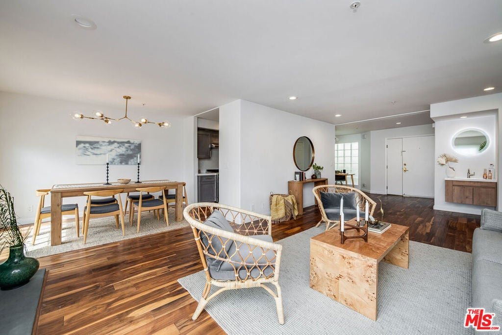 Photo of Listing #25504683