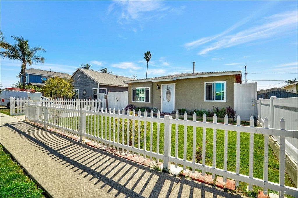 Photo of Listing #SR25035590