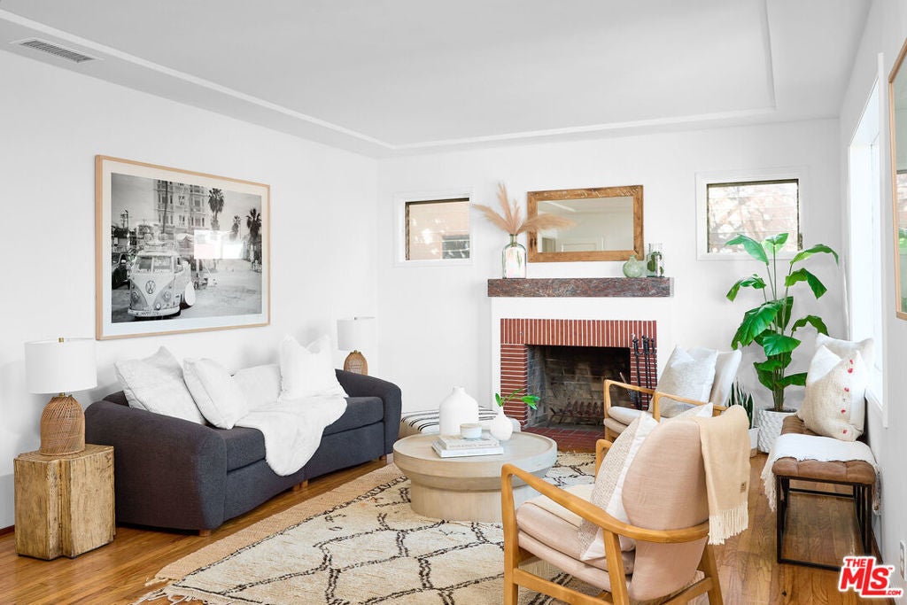 Photo of Listing #25488415