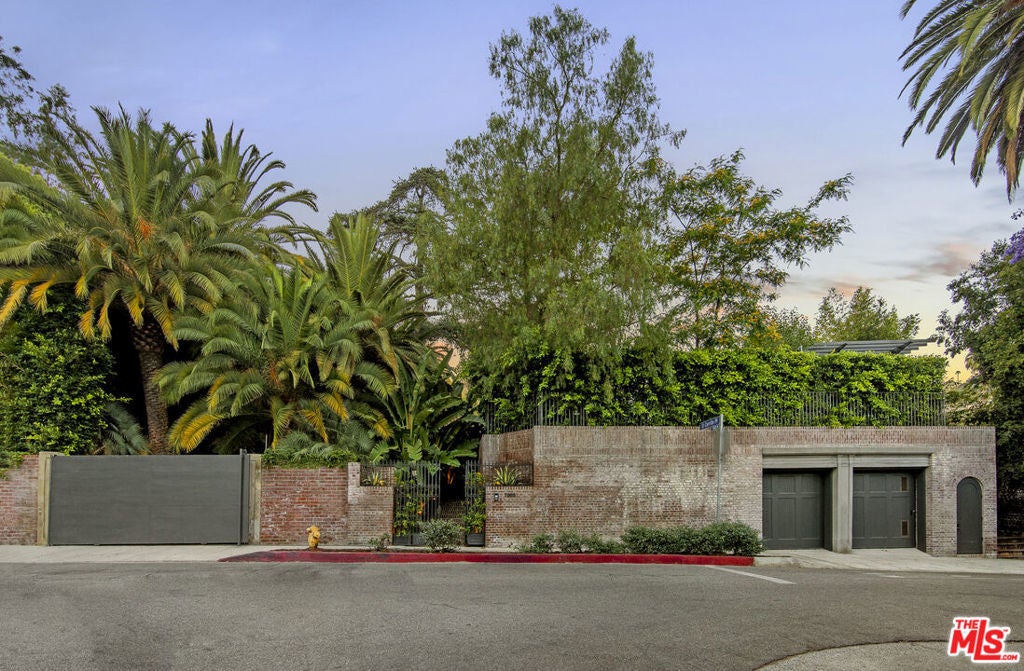 Photo of Listing #25483419