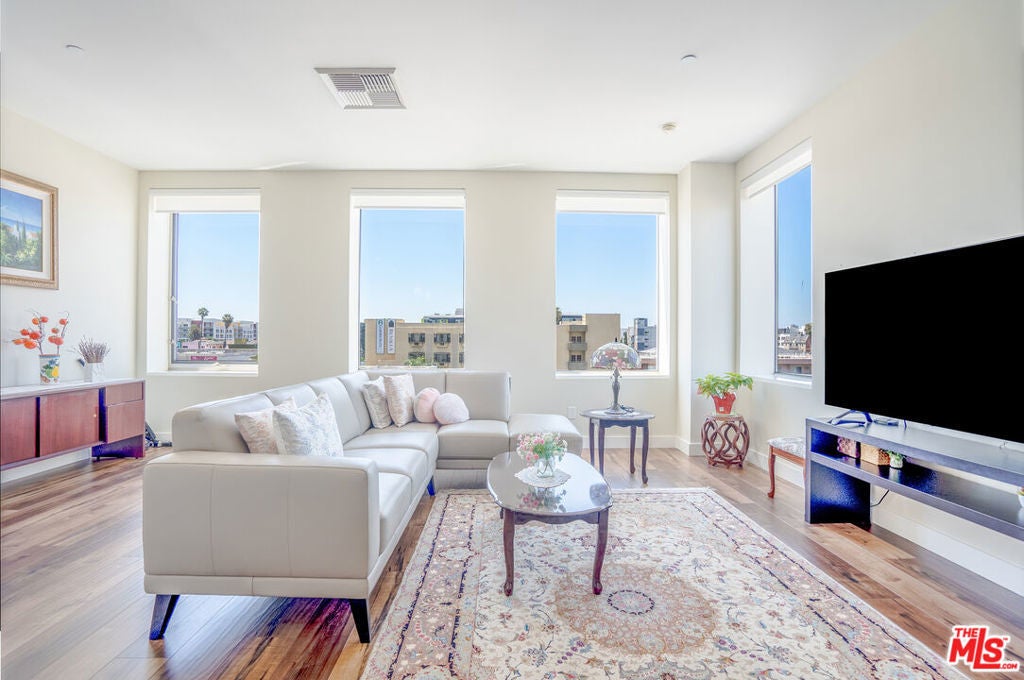 Photo of Listing #25505461