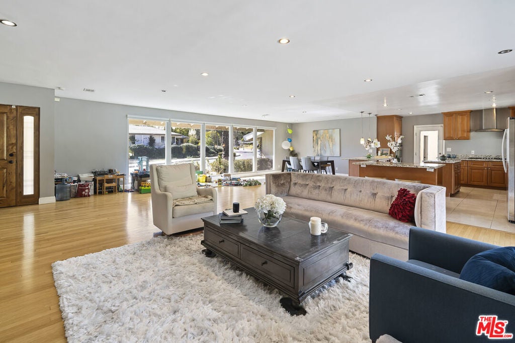 Photo of Listing #25505121