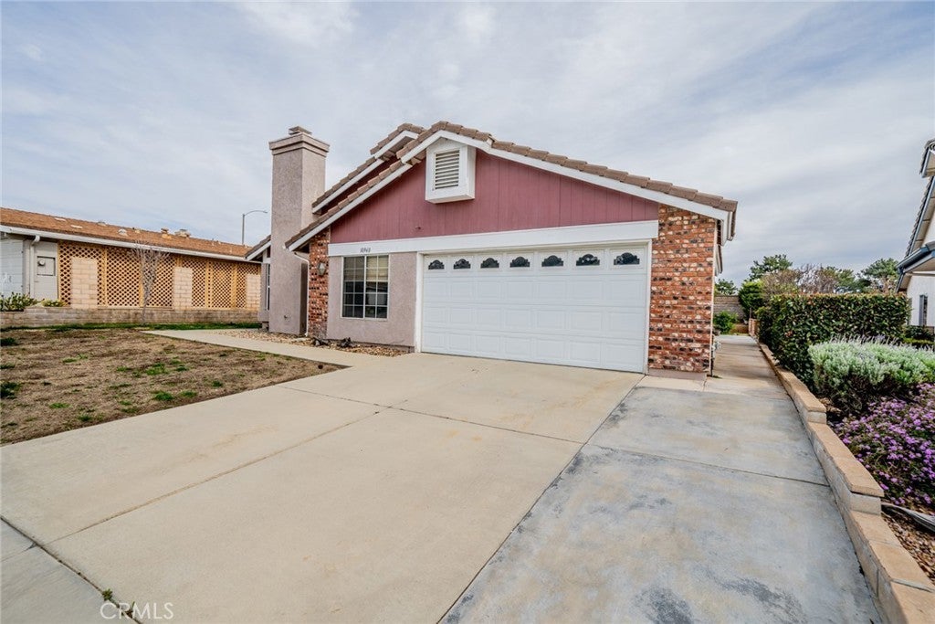 Photo of Listing #IV25046191