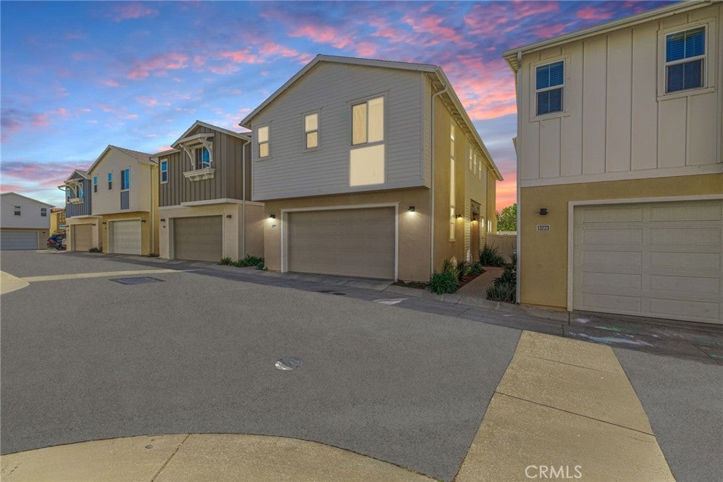 Photo of Listing #SR25046490