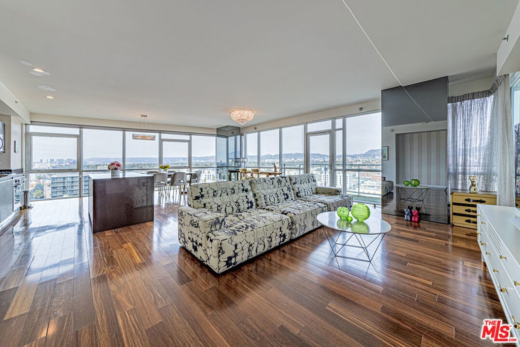 Photo of Listing #25505627