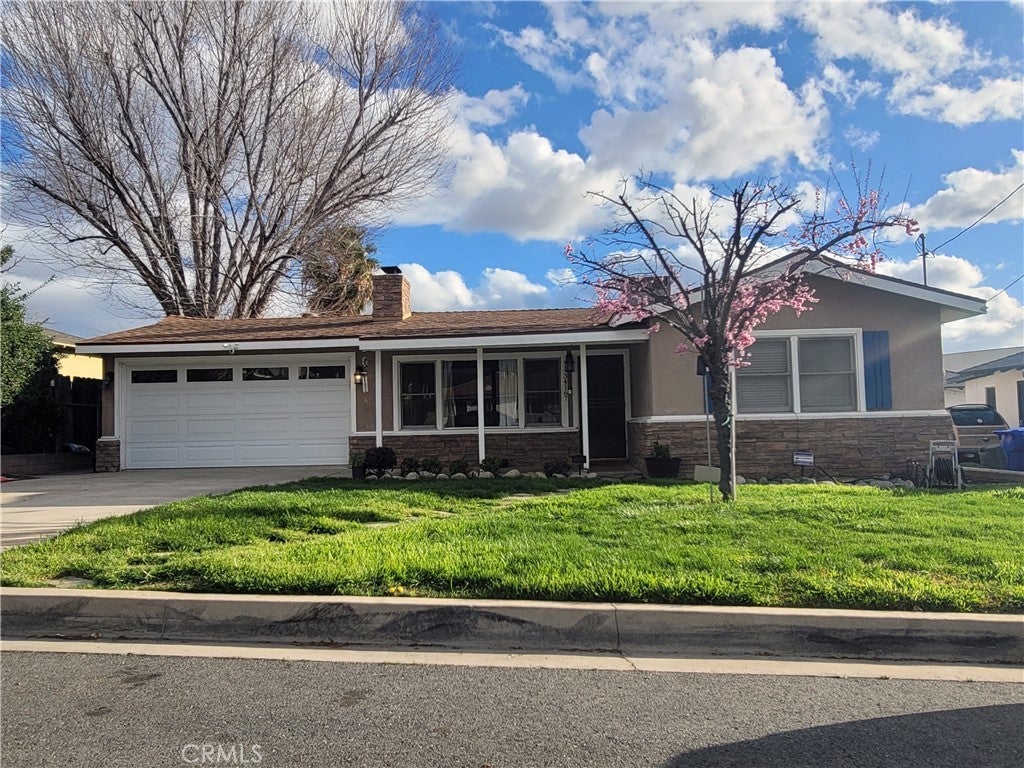 Photo of Listing #IV25047034