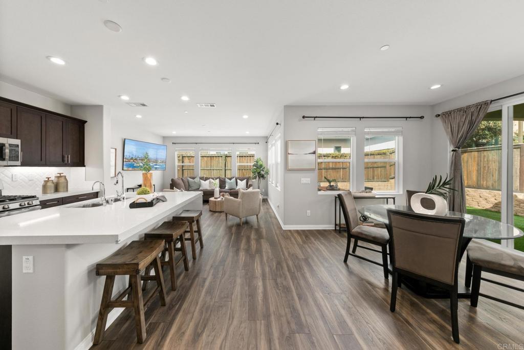 Photo of Listing #PTP2501571