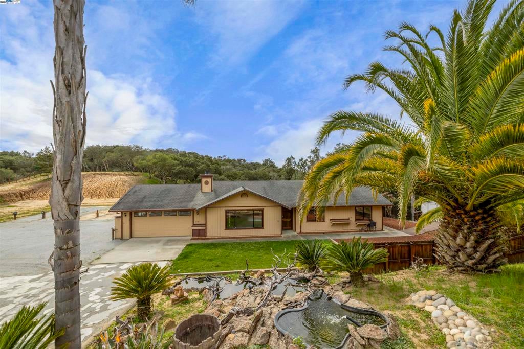 Photo of Listing #41087993