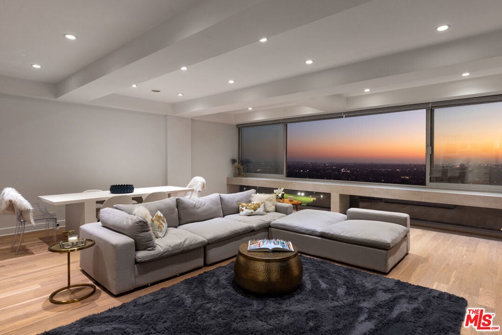 Photo of Listing #25505783