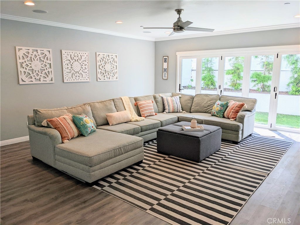 Photo of Listing #IV25047990