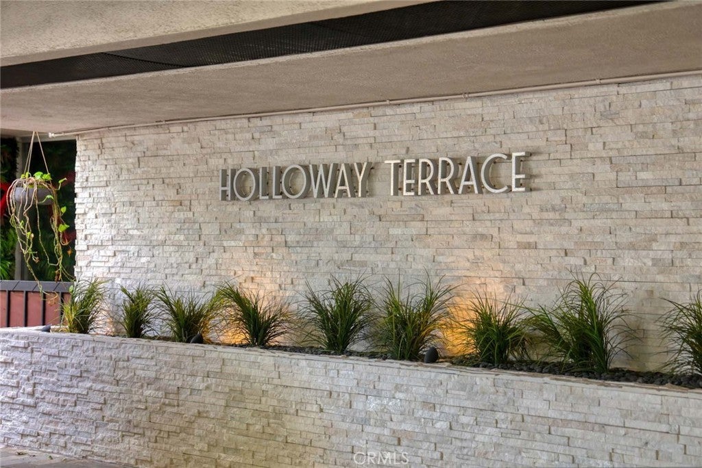 Photo of Listing #SR25029235