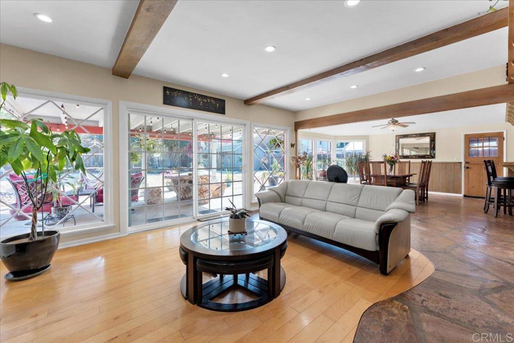 Photo of Listing #PTP2501613