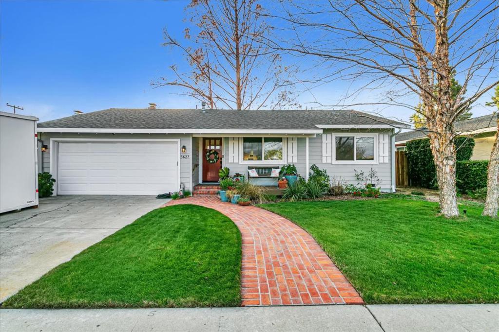 Photo of Listing #ML81996556