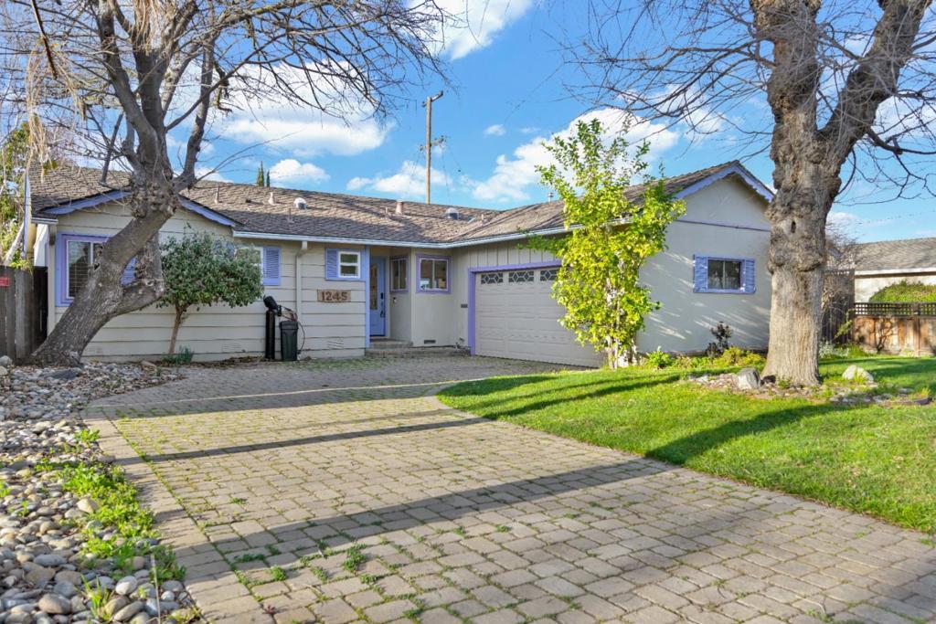 Photo of Listing #ML81996562