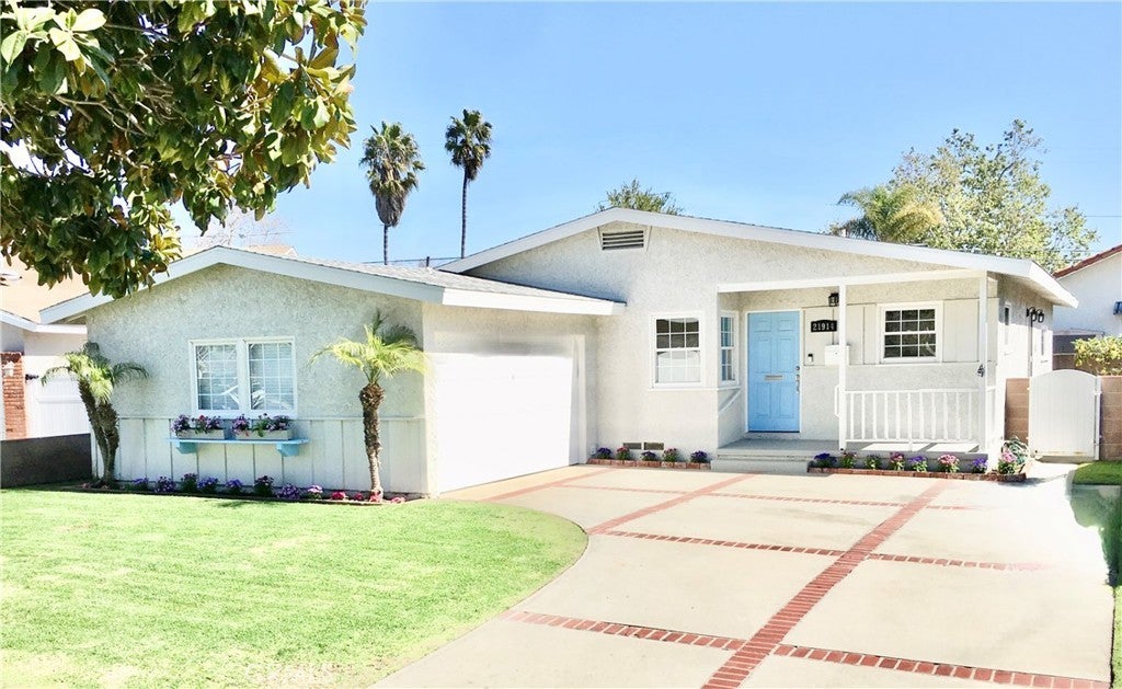 Photo of Listing #SB25040981