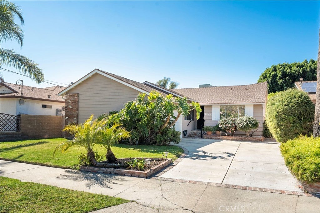 Photo of Listing #SR25044403