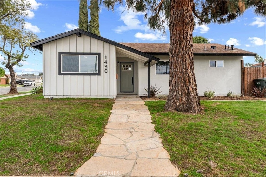 Photo of Listing #SR25049079