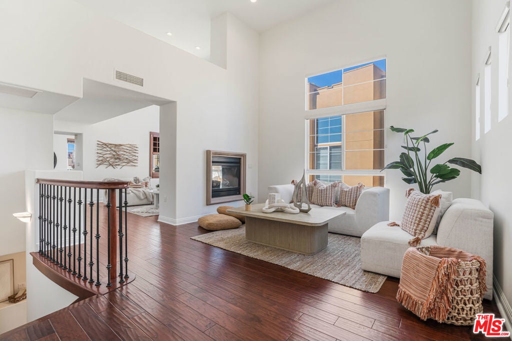 Photo of Listing #25507043