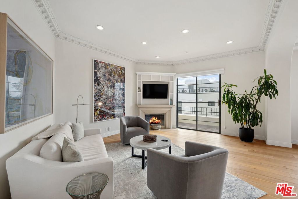 Photo of Listing #25493661