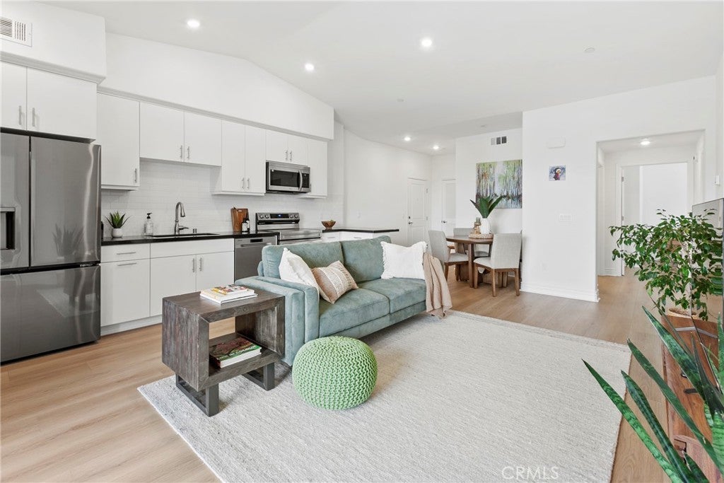 Photo of Listing #PI25049348