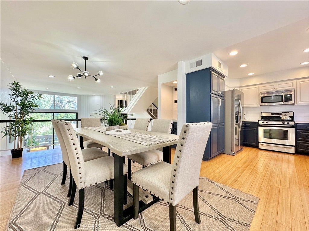 Photo of Listing #PW25049432