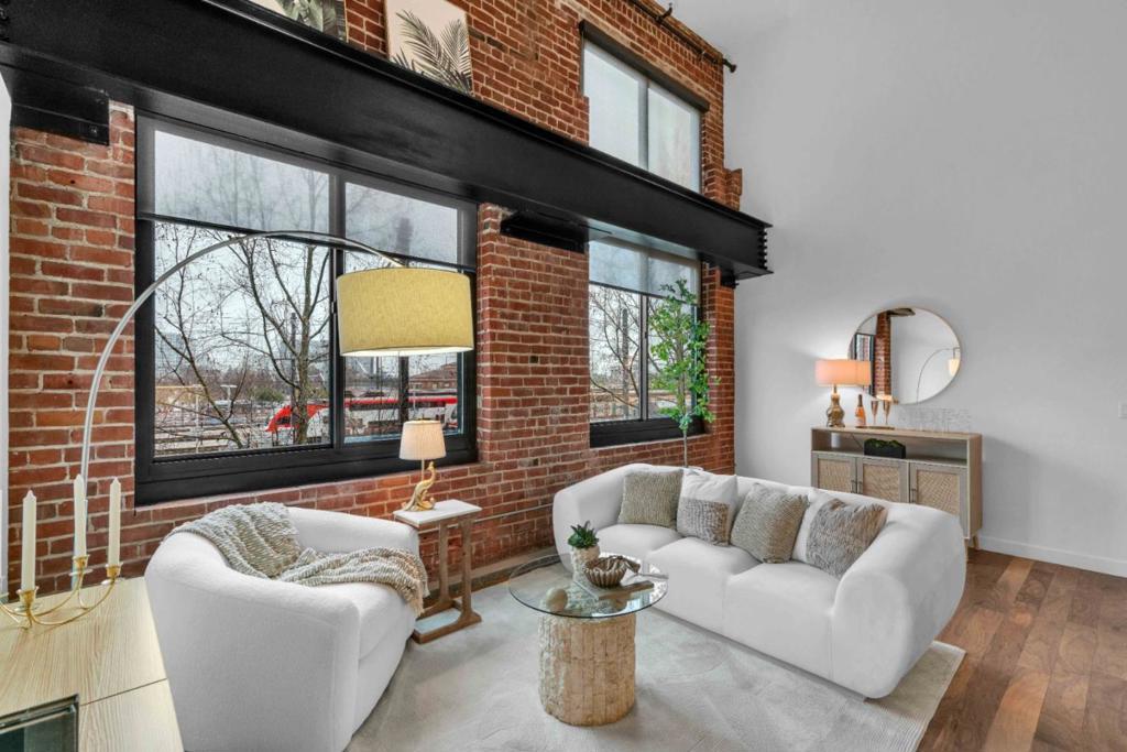 Photo of Listing #ML81986355