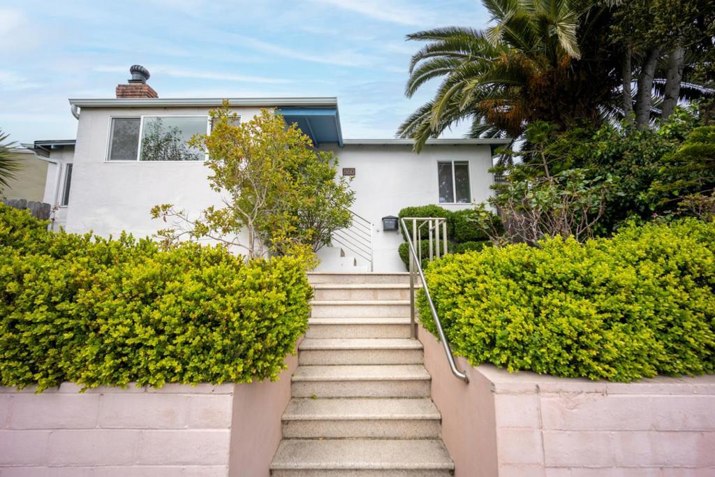 Photo of Listing #ML81996802