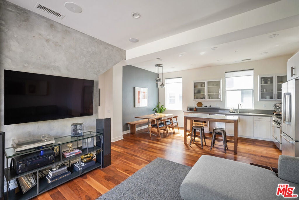 Photo of Listing #25507493