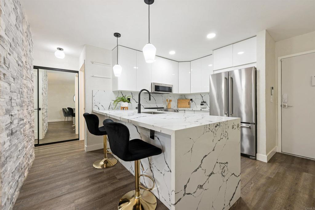 Photo of Listing #PTP2501655