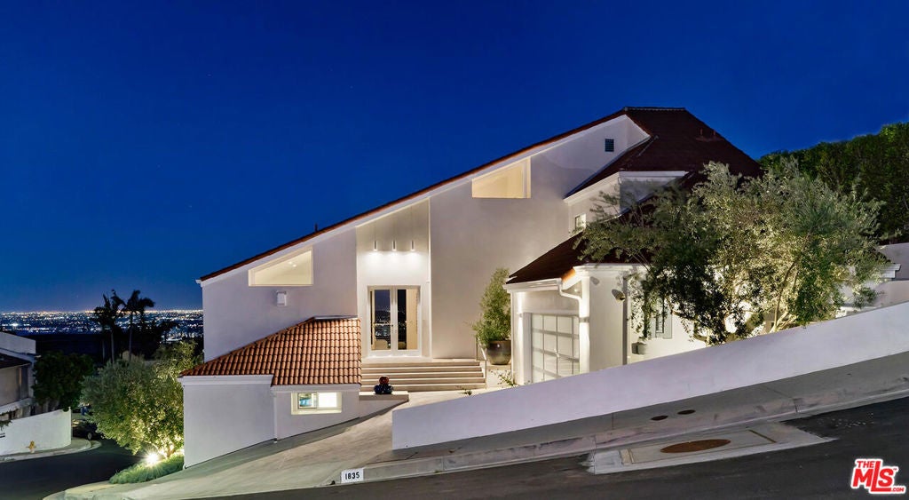 Photo of Listing #25506797